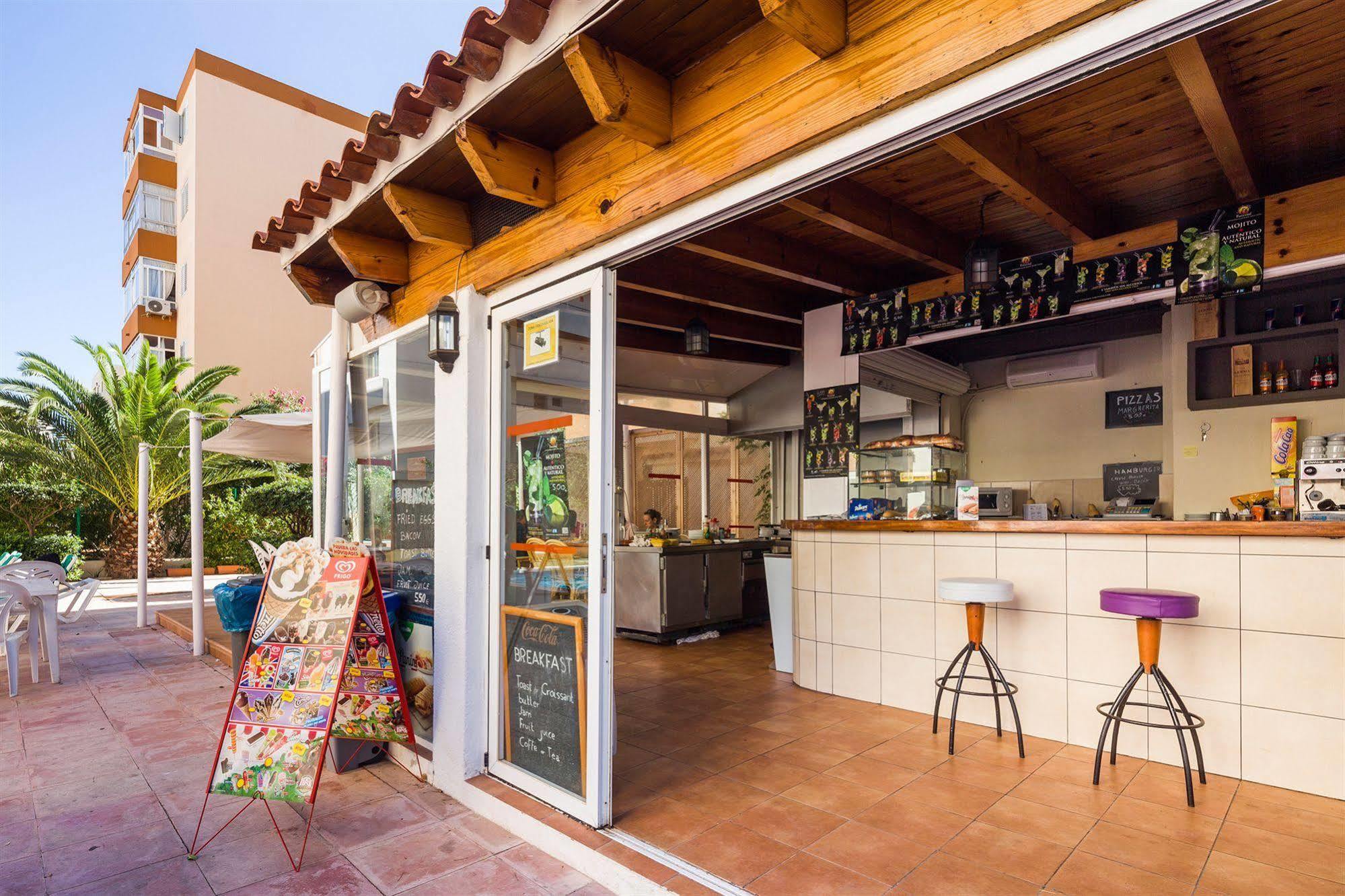 Apartamentos Arlanza - Only Adults Platja d'en Bossa Exterior foto
